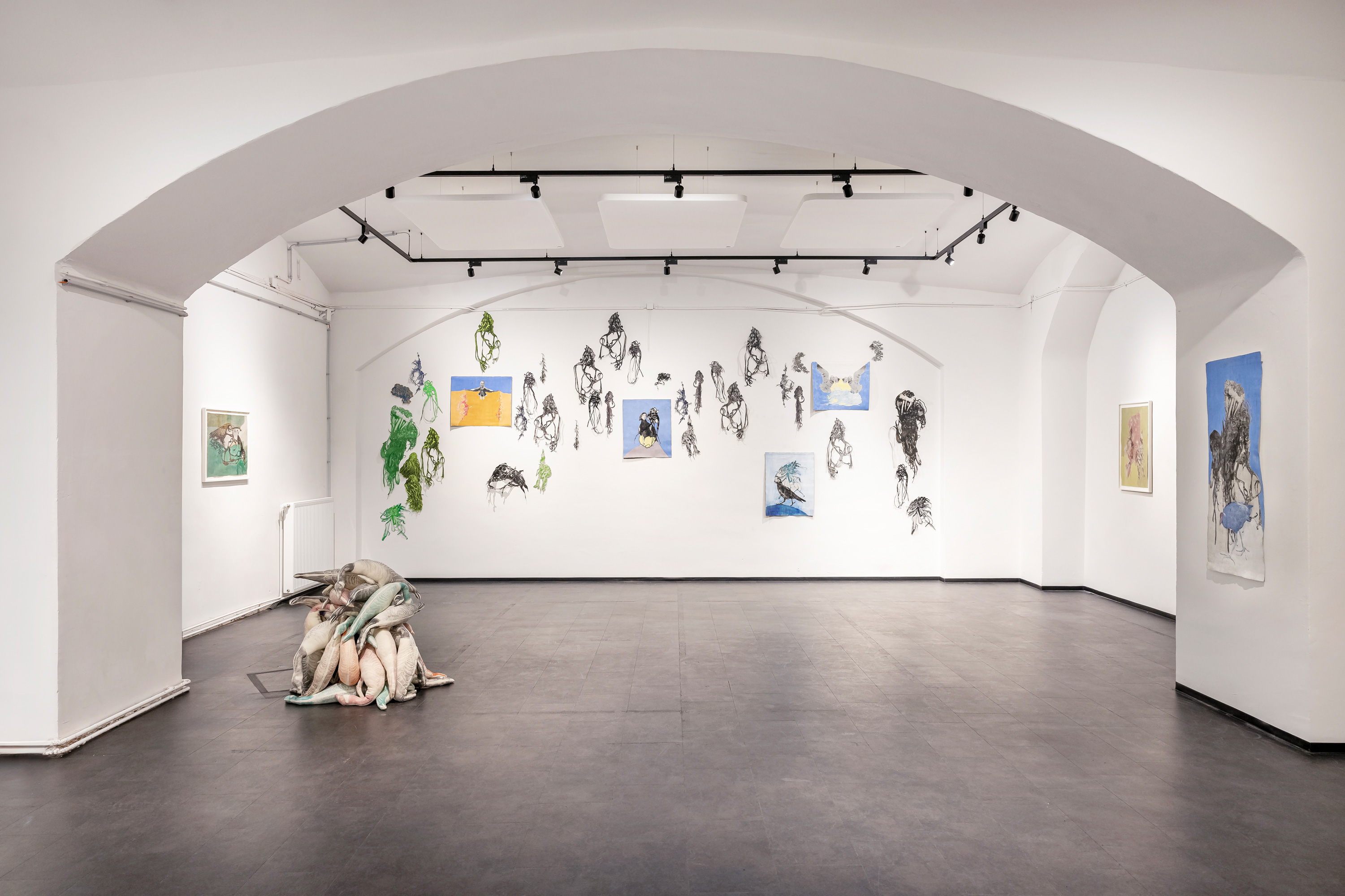 Installationsansicht: Monika Pichler, in der schwebe, © Foto: Violetta Wakolbinger, 2025